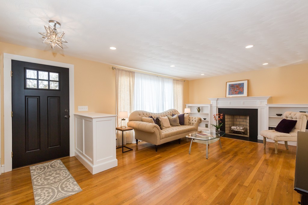 12 Makechnie Road Burlington, MA 01803 - Photo 3 of 30 Gallery Image 3