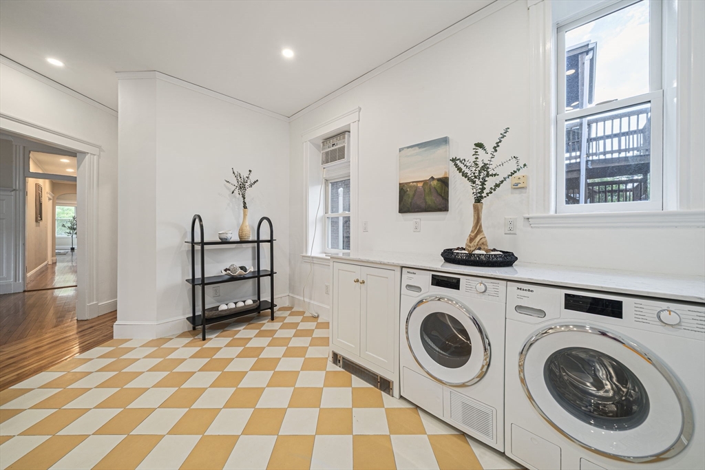 93 Centre Street, Unit 2 Brookline, MA 02446 - Photo 13 of 39