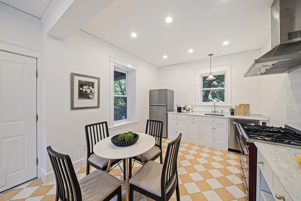 93 Centre Street, Unit 2 Brookline, MA 02446 - Photo 8 of 39