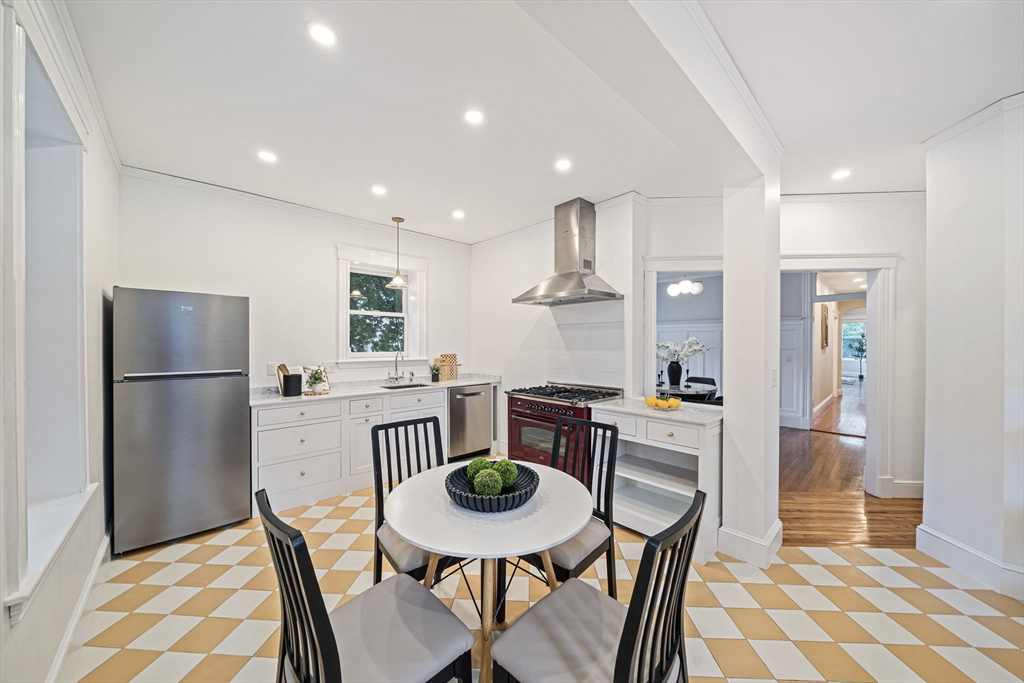 93 Centre Street, Unit 2 Brookline, MA 02446 - Photo 9 of 39