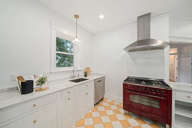 $1,249,000 | 93 Centre Street, Unit 2, Brookline, MA 02446