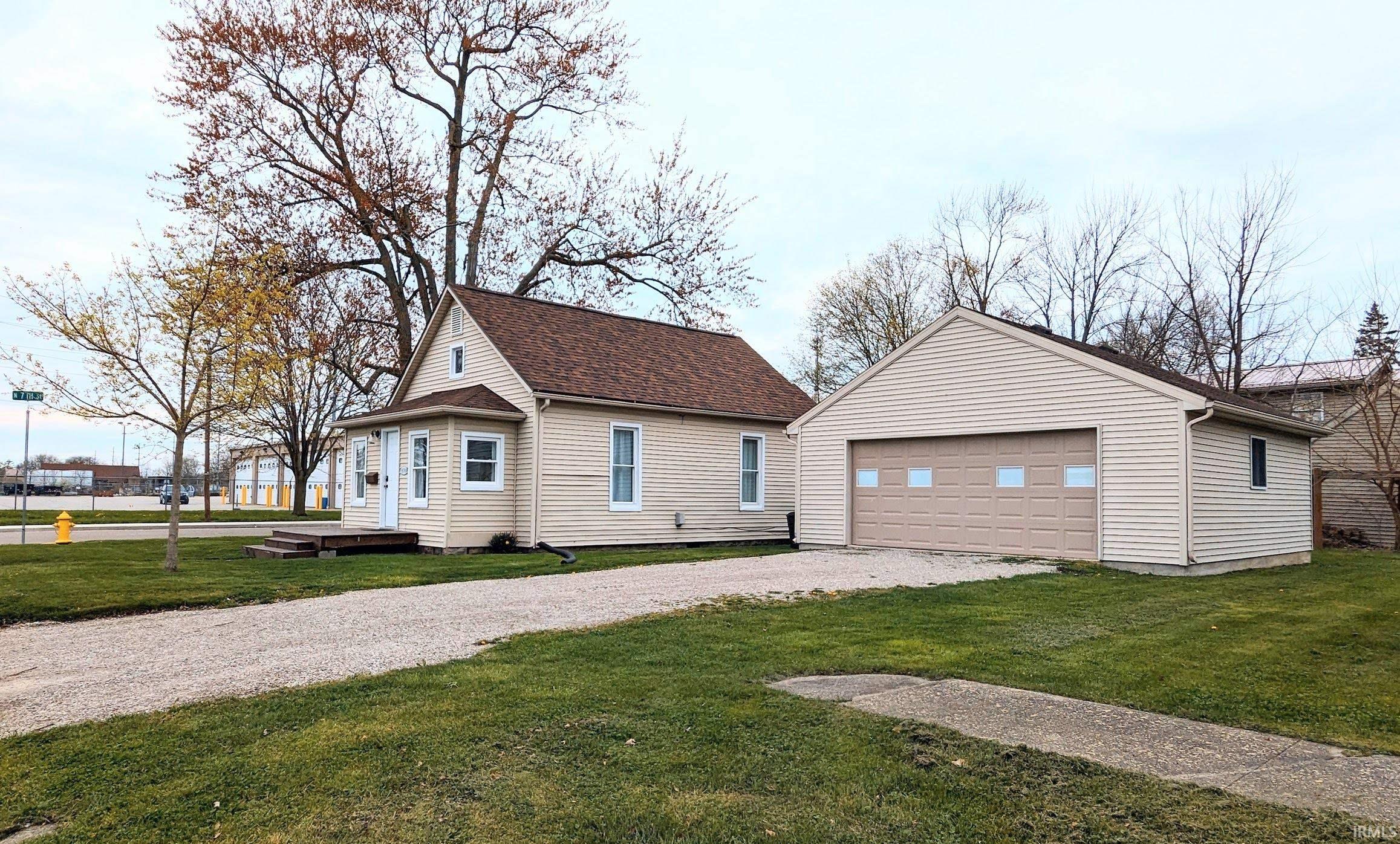 616 Short Street Decatur, IN 46733 - Photo 4 of 31