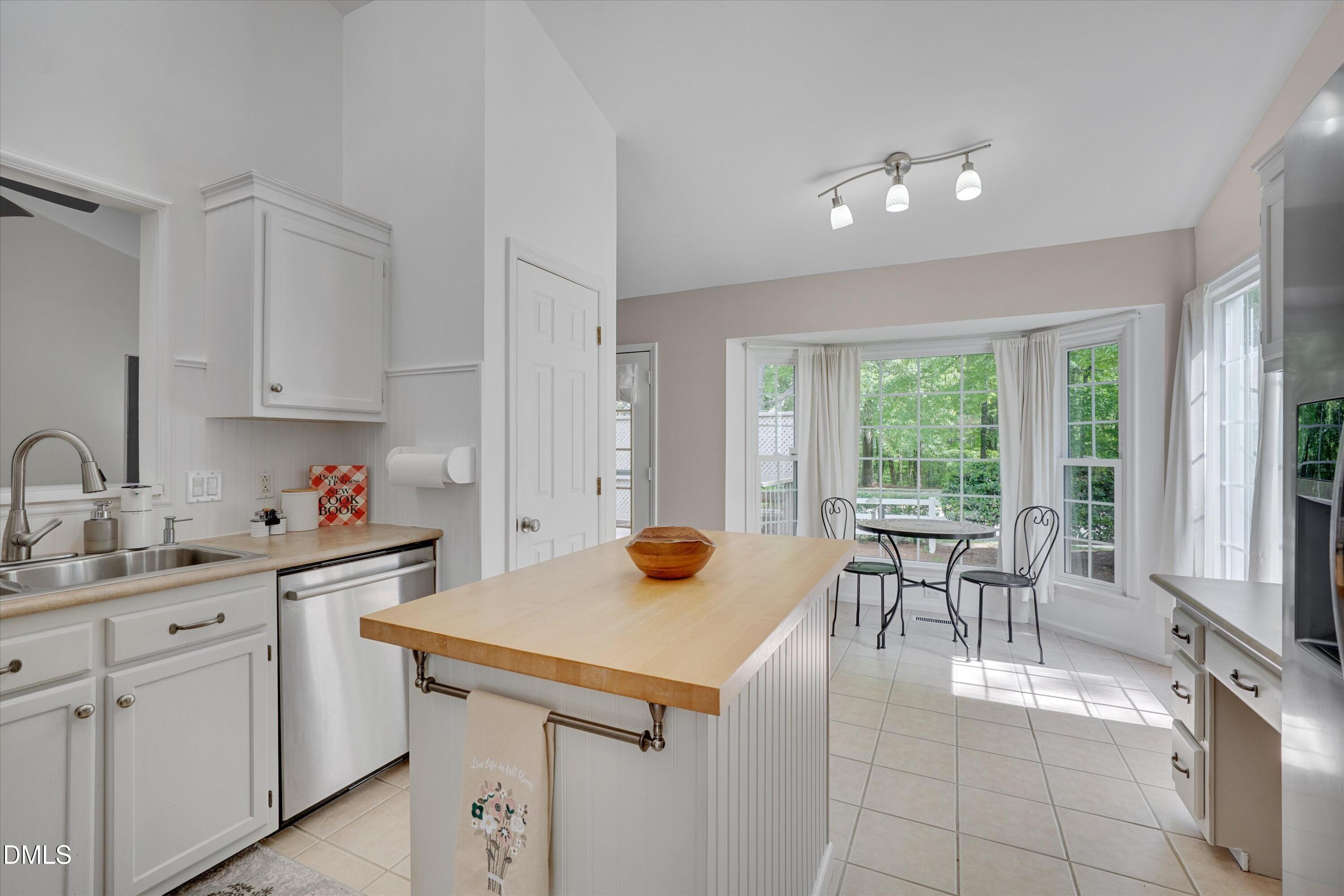 11804 Fairlie Place Raleigh, NC 27613 - Photo 11 of 33 11-11804 Fairlie Pl-11