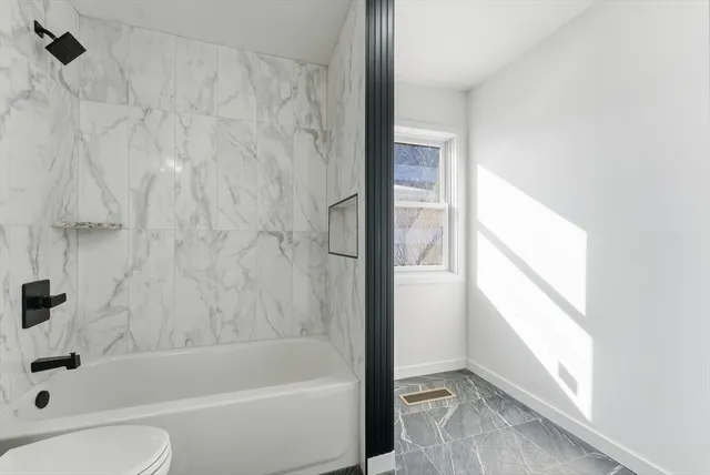 $359,900 | 37 Sun Valley Road, Holyoke, MA 01040