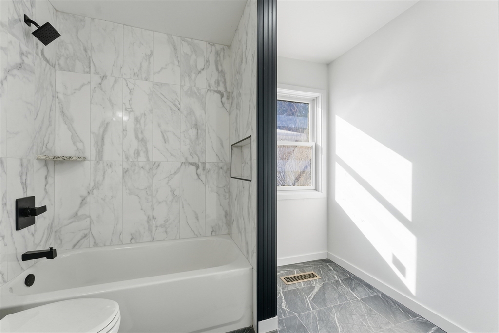 37 Sun Valley Road Holyoke, MA 01040 - Photo 12 of 22