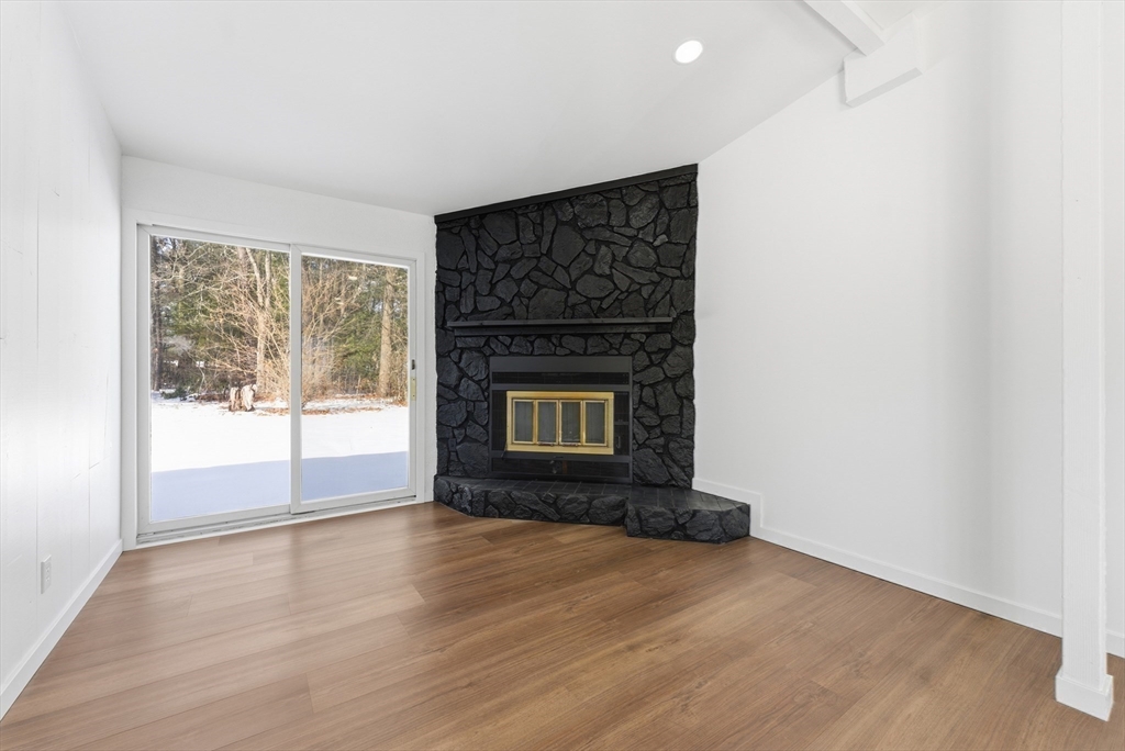 37 Sun Valley Road Holyoke, MA 01040 - Photo 14 of 23