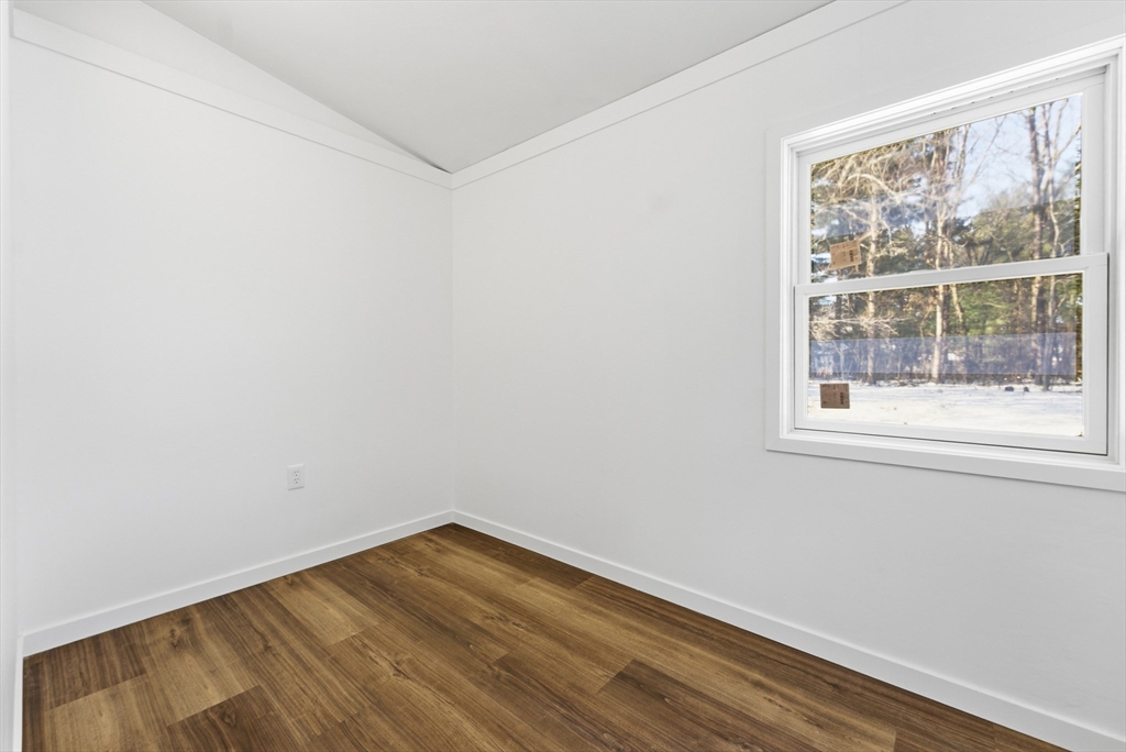 37 Sun Valley Road Holyoke, MA 01040 - Photo 19 of 22