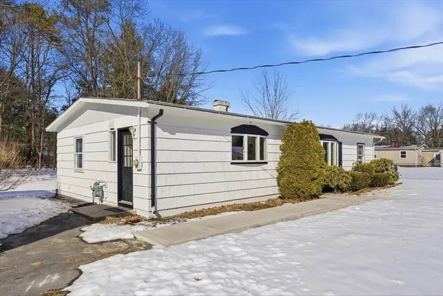 $359,900 | 37 Sun Valley Road, Holyoke, MA 01040