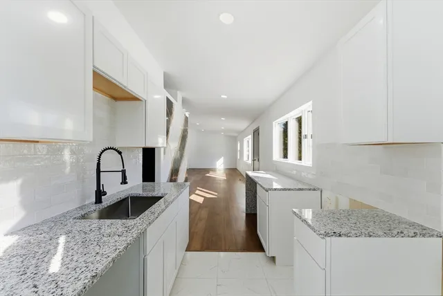 $359,900 | 37 Sun Valley Road, Holyoke, MA 01040