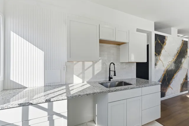 $359,900 | 37 Sun Valley Road, Holyoke, MA 01040