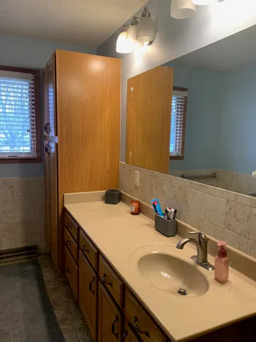 $210,000 | 700 East Central Street, Whitewater, KS 67154