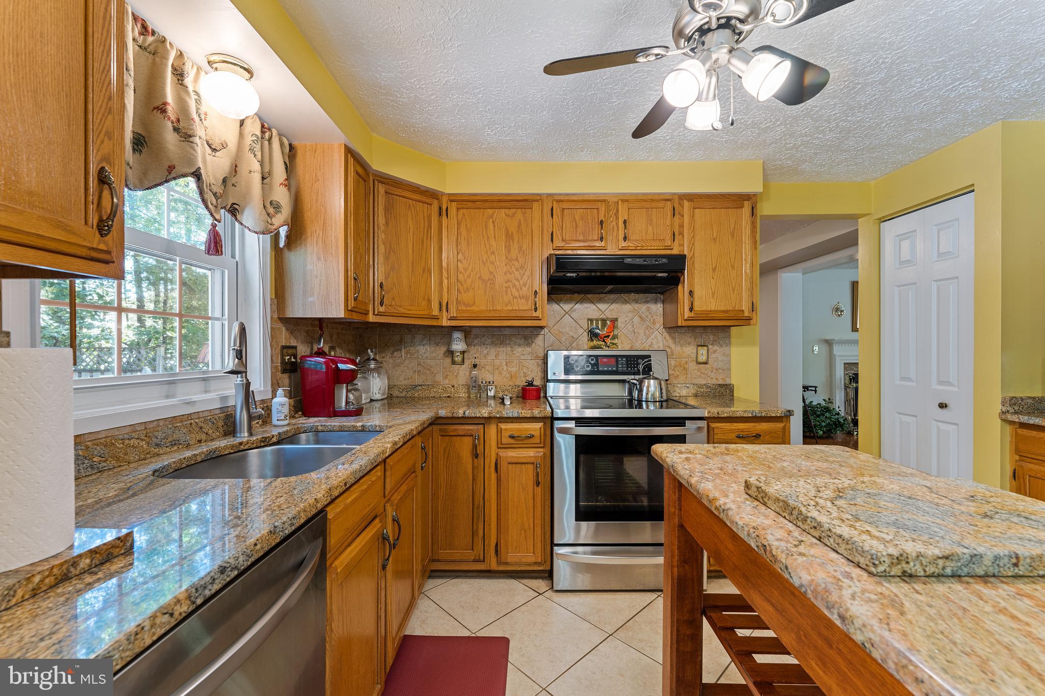 18817 Kerill Road Triangle, VA 22172 - Photo 11 of 49 Kitchen