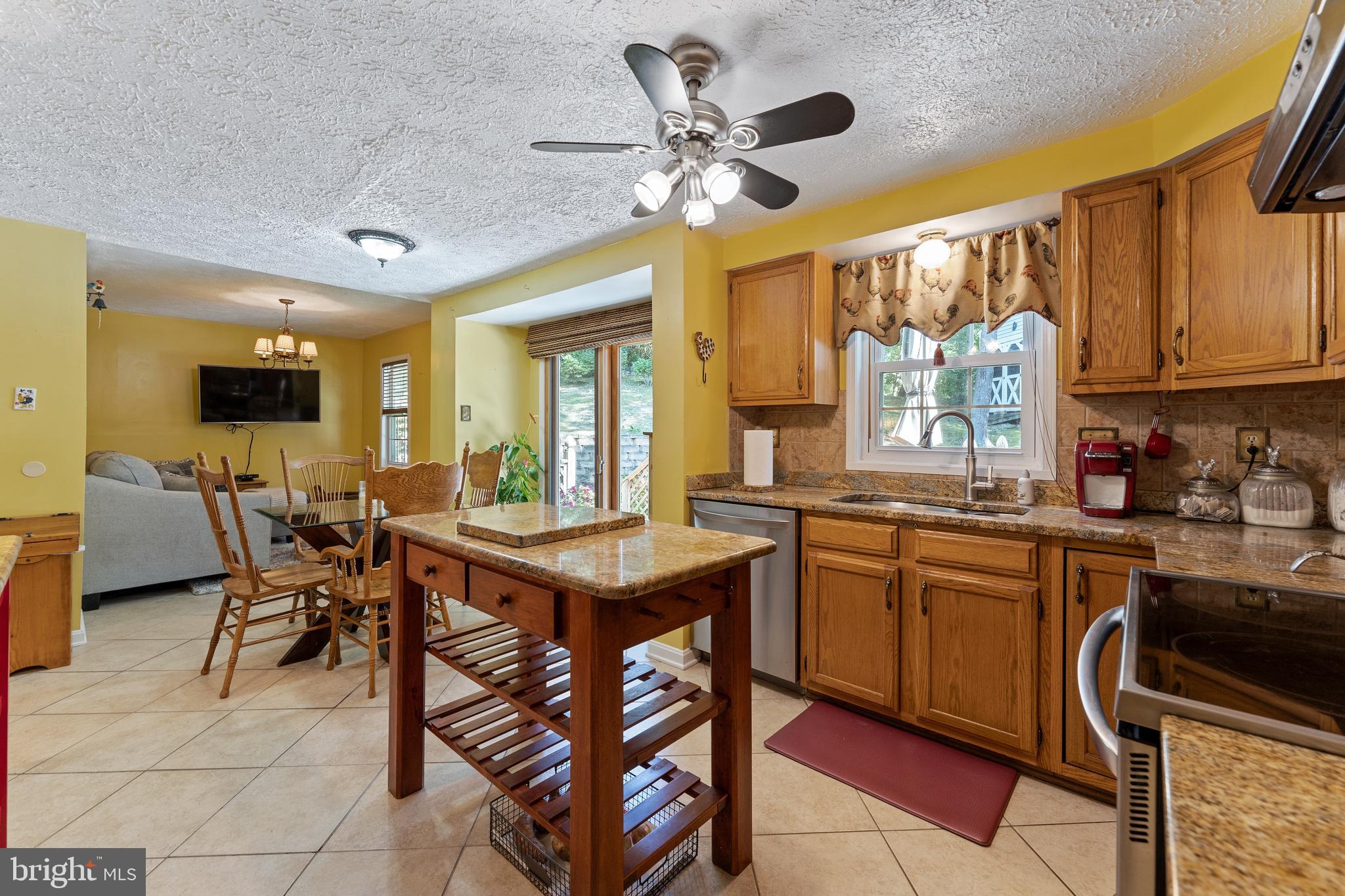 18817 Kerill Road Triangle, VA 22172 - Photo 12 of 49 Kitchen
