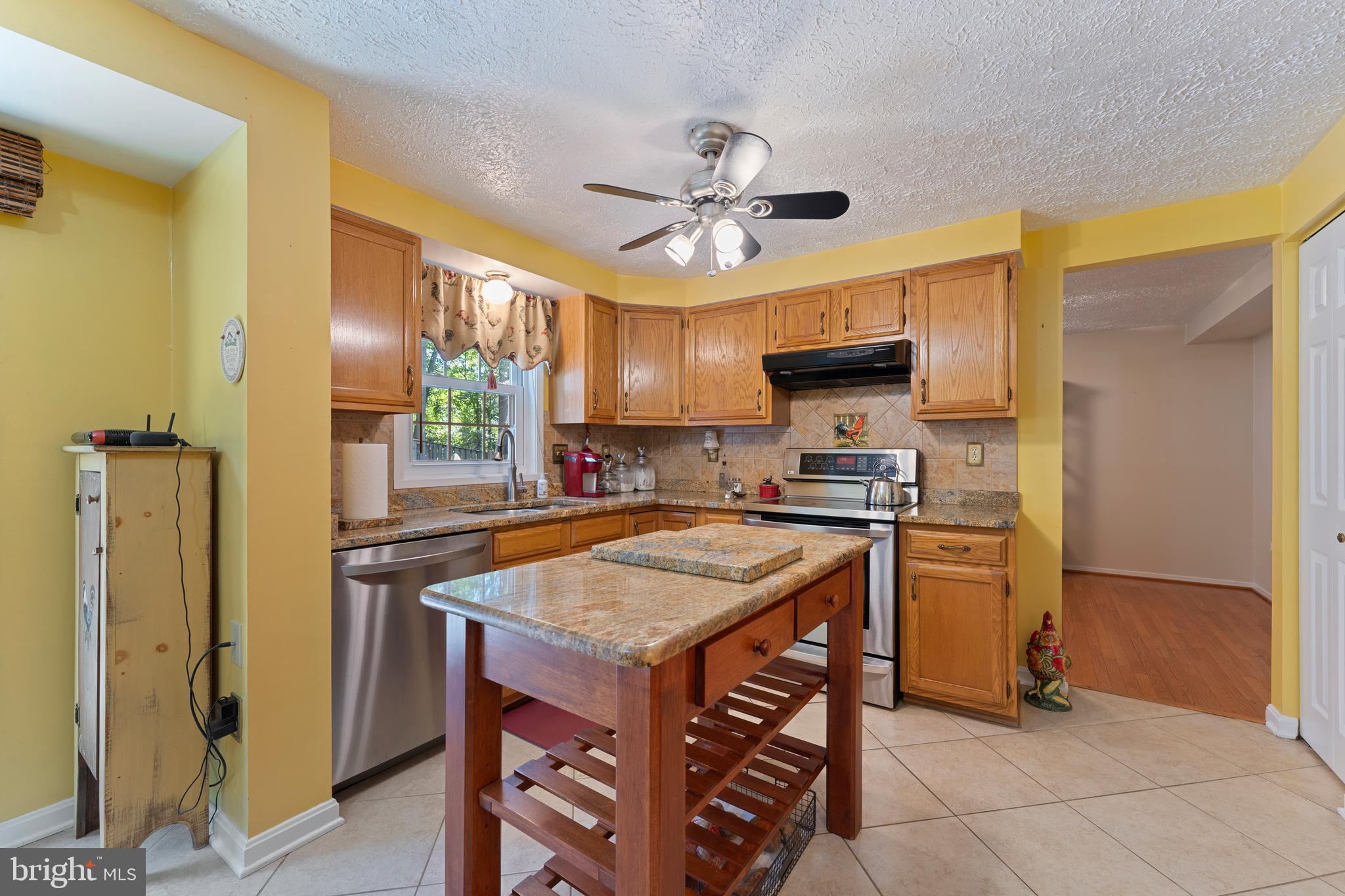 18817 Kerill Road Triangle, VA 22172 - Photo 13 of 49 Kitchen