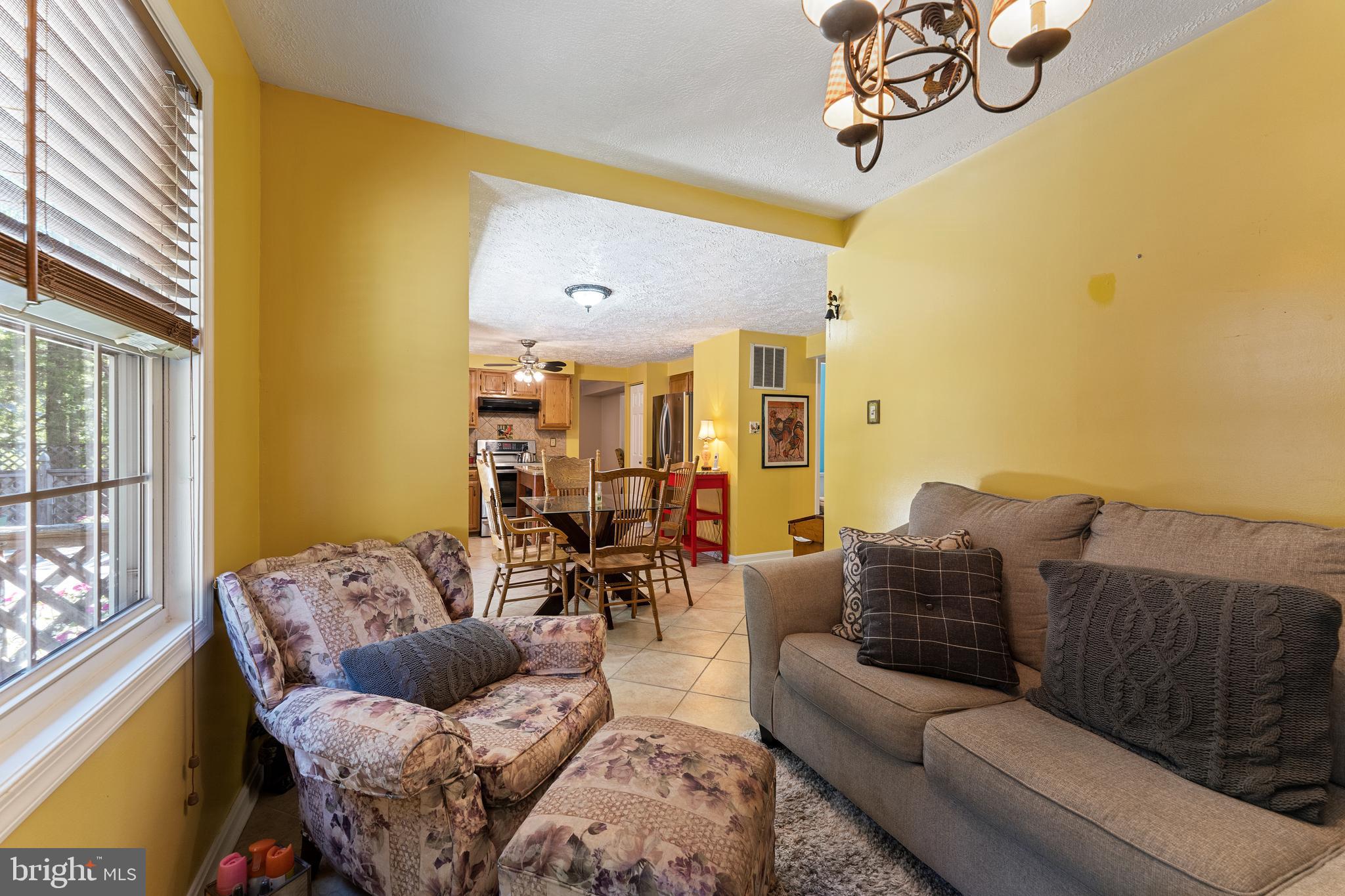 18817 Kerill Road Triangle, VA 22172 - Photo 15 of 49 Family area off kitchen