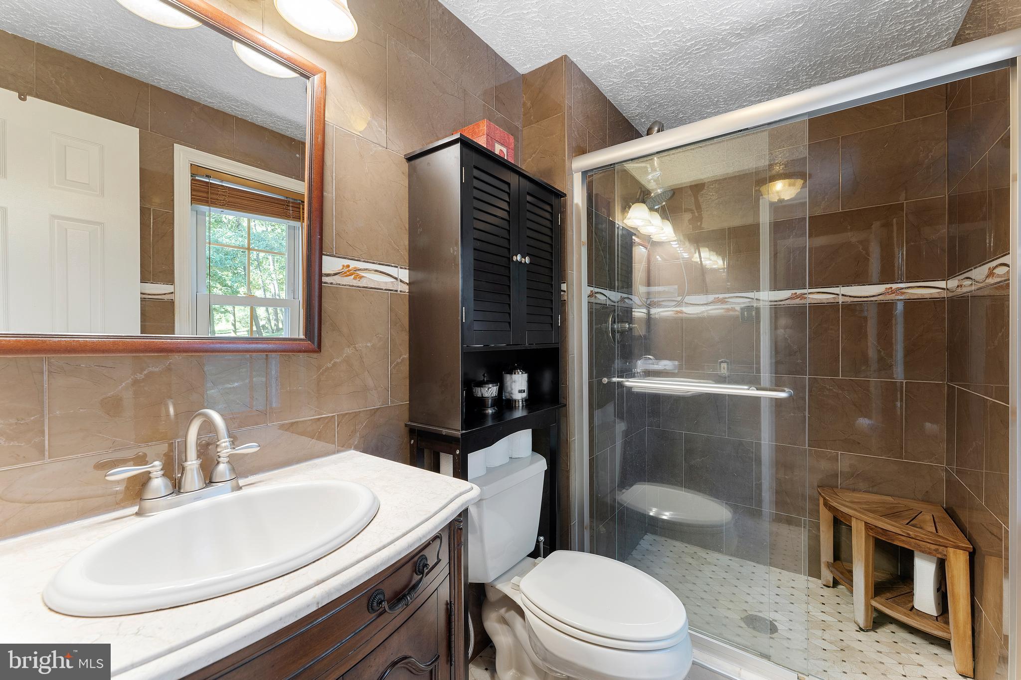 18817 Kerill Road Triangle, VA 22172 - Photo 20 of 49 Primary bath