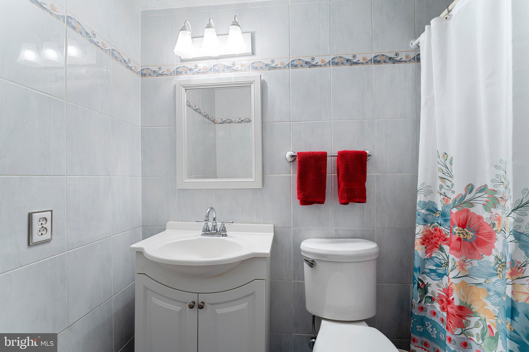 18817 Kerill Road Triangle, VA 22172 - Photo 23 of 49 Upper full bath