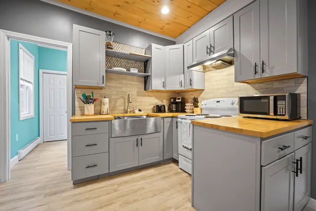 $750,000 | 113-115 Saco Avenue, Old Orchard Beach, ME 04064