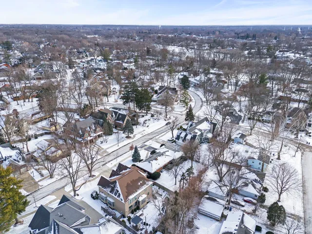 $699,900 | 661 Willow Road, Naperville, IL 60540