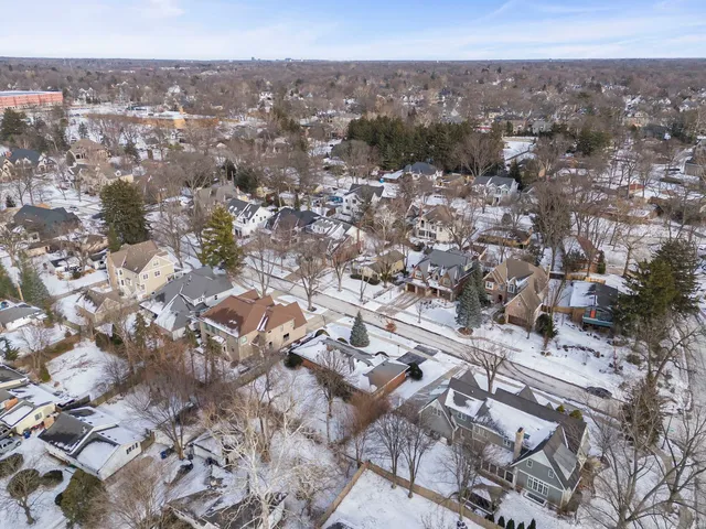 $699,900 | 661 Willow Road, Naperville, IL 60540