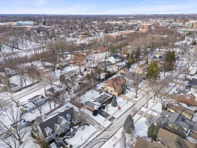 $699,900 | 661 Willow Road, Naperville, IL 60540