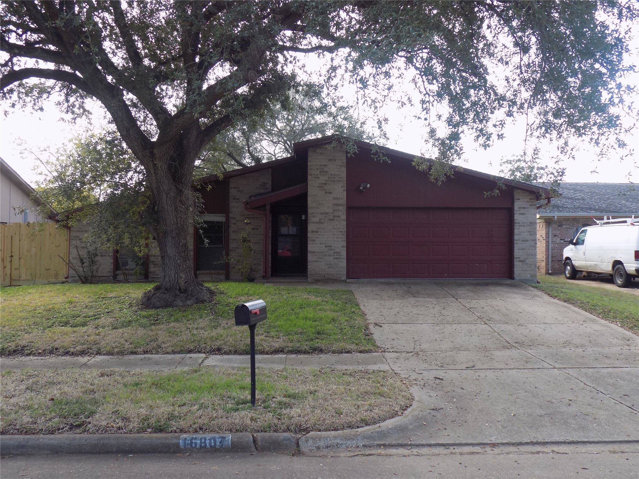 16807 Clan MacIntosh Drive Houston, TX 77084 - Photo 2 of 14 a front view of a house with garden