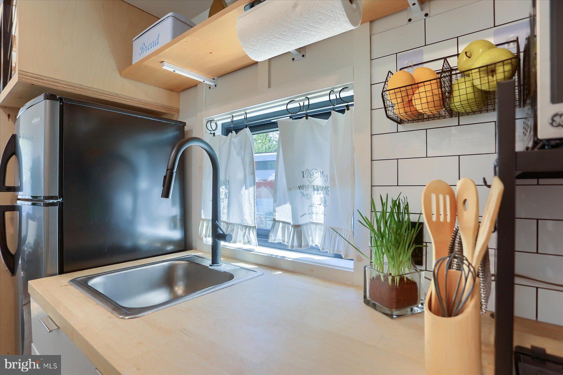 Gallery kitchen...