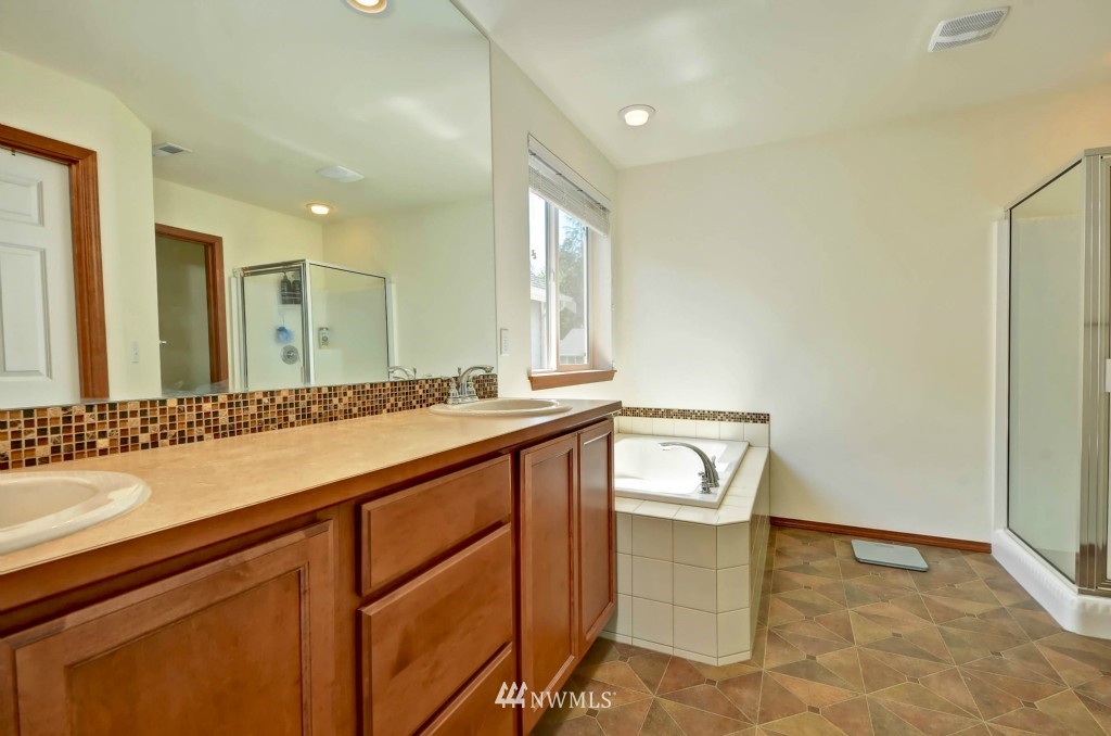 22931 42nd Drive Southeast Bothell, WA 98021 - Photo 12 of 25