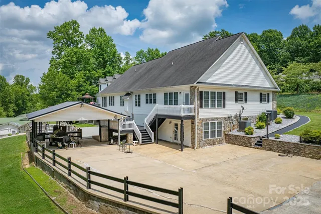 $1,450,000 | 200 Little Acres Drive, Marion, NC 28752