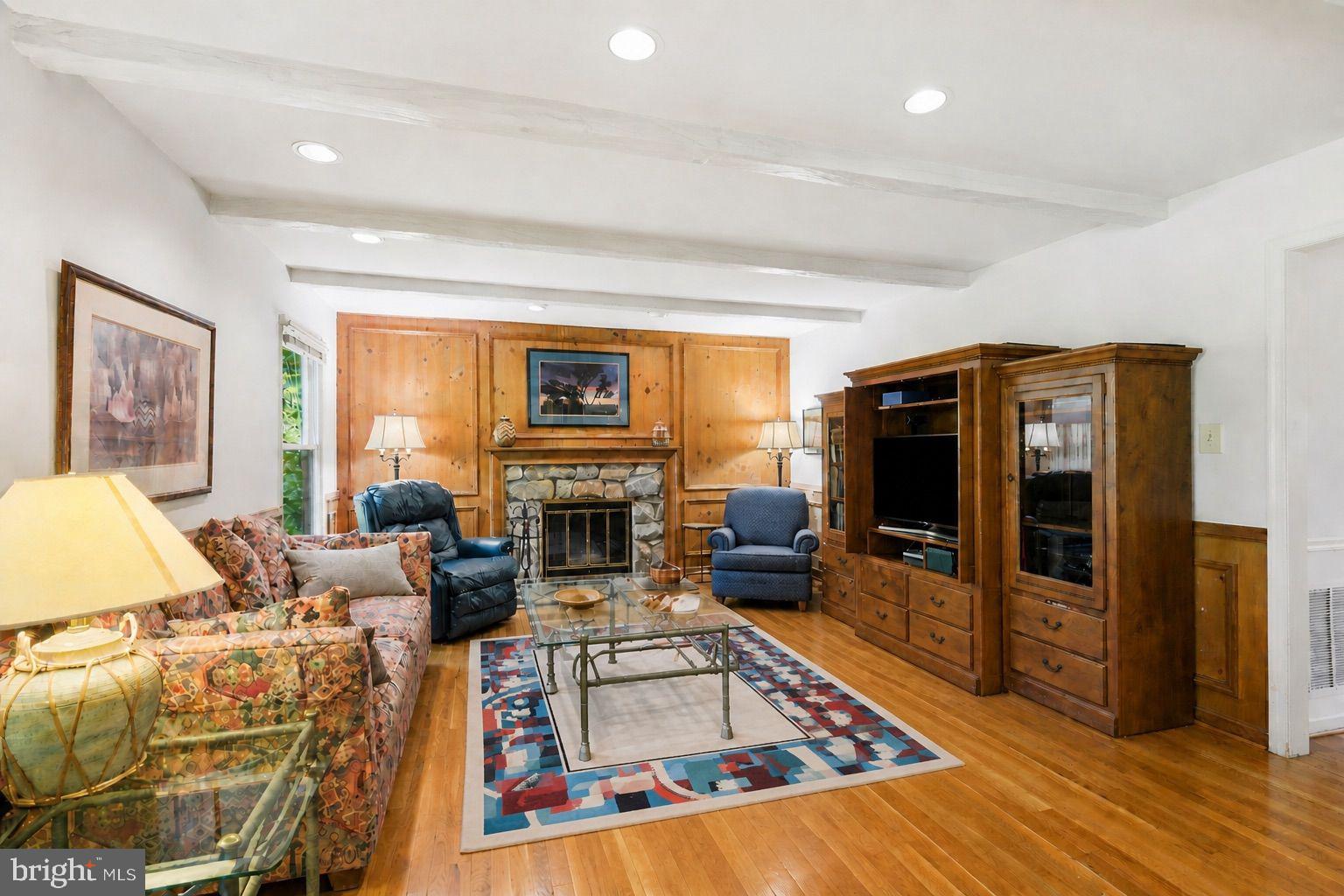 9437 Reach Road Potomac, MD 20854 - Photo 18 of 57 Family Room