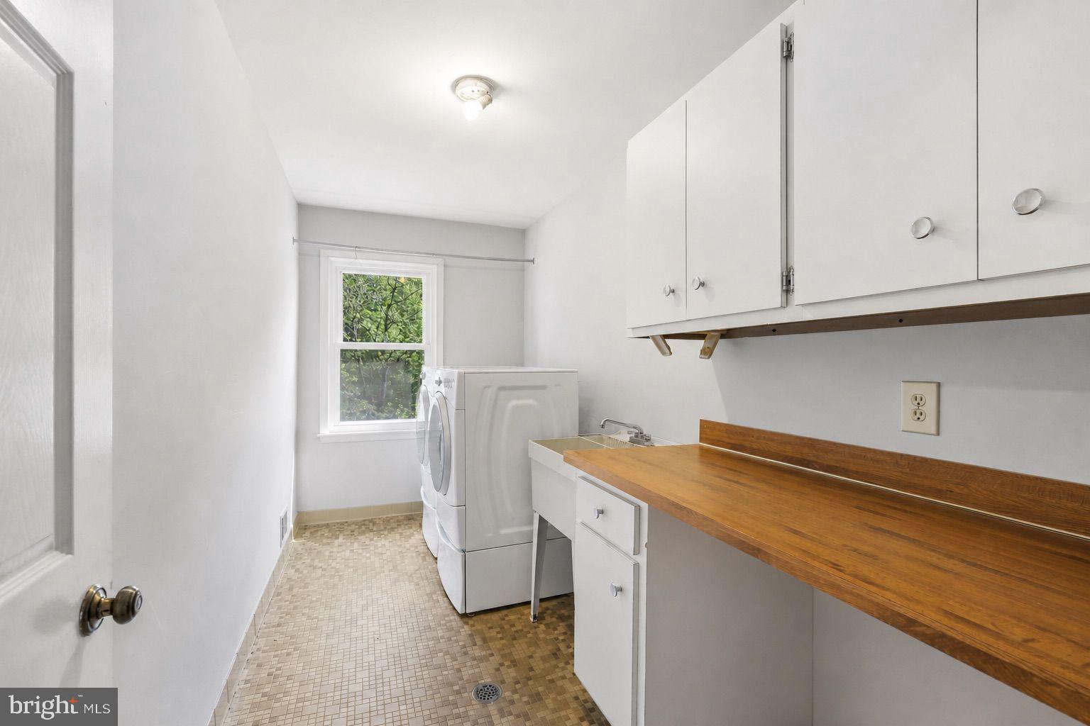 9437 Reach Road Potomac, MD 20854 - Photo 40 of 57 Laundry Room