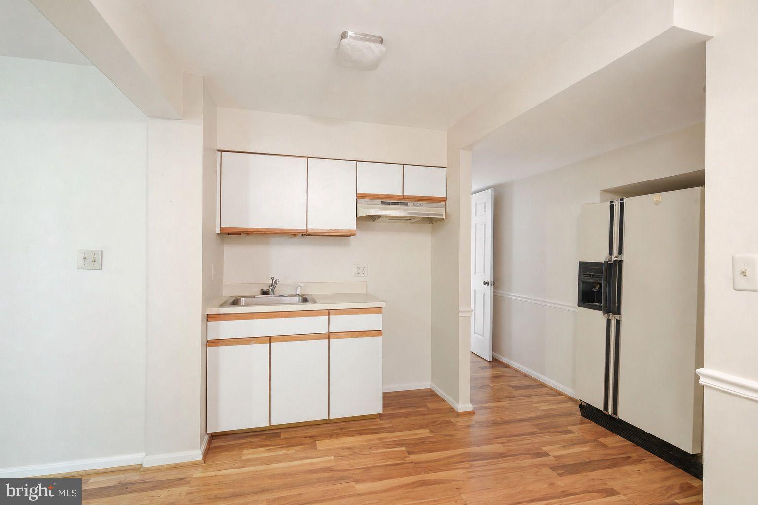 9437 Reach Road Potomac, MD 20854 - Photo 43 of 57 Kitchenette - Guest Suite