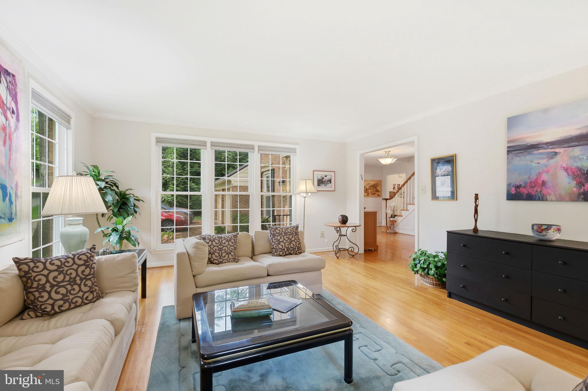 9437 Reach Road Potomac, MD 20854 - Photo 7 of 57 Living Room