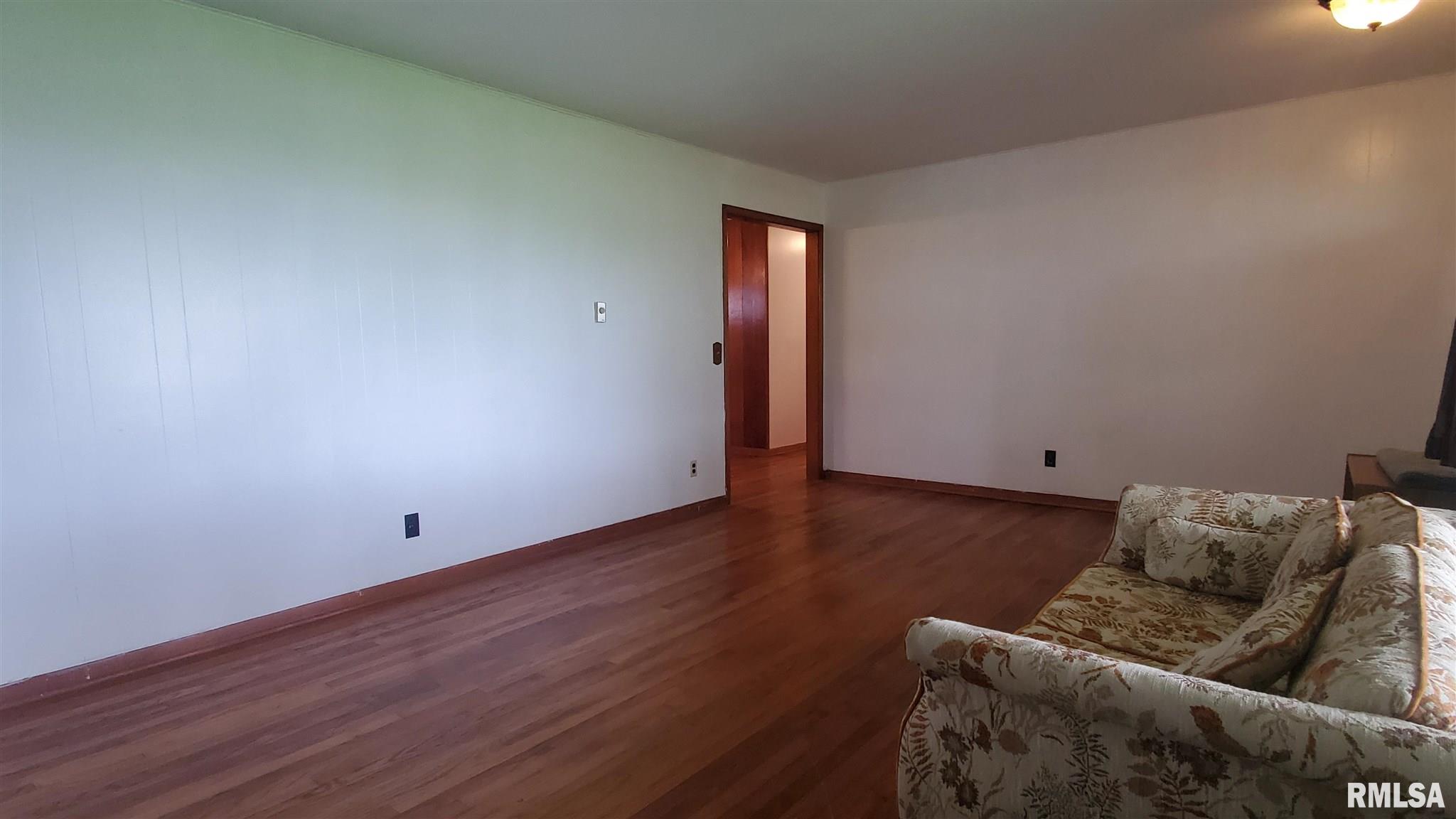210 Dillinger Road Carbondale, IL 62901 - Photo 3 of 21