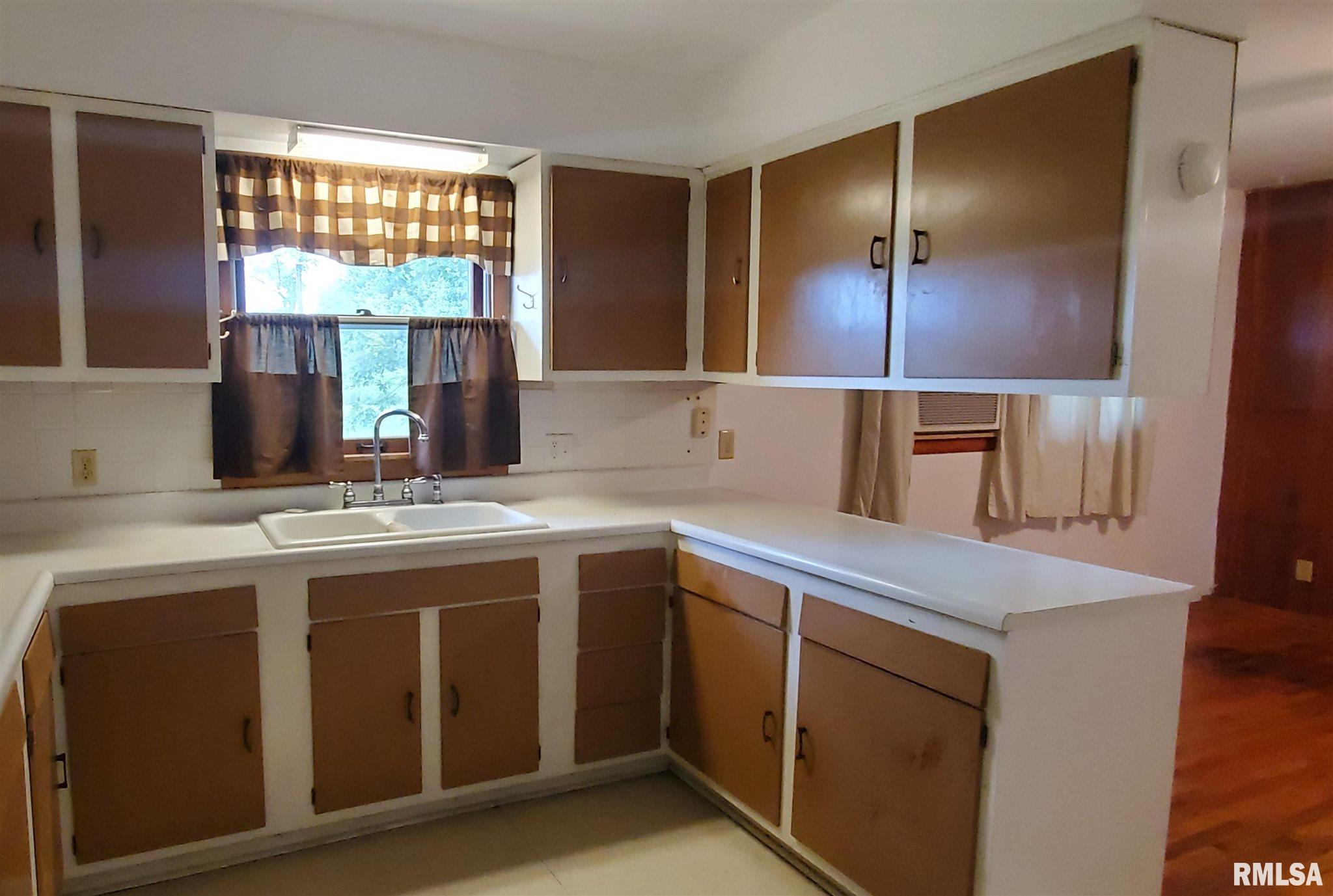 210 Dillinger Road Carbondale, IL 62901 - Photo 8 of 21