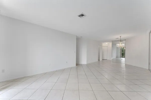 $274,500 | 4400 Northwest 30th Street, Unit 328, Pompano Beach, FL 33066