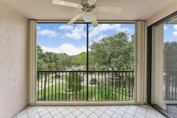 $274,500 | 4400 Northwest 30th Street, Unit 328, Pompano Beach, FL 33066