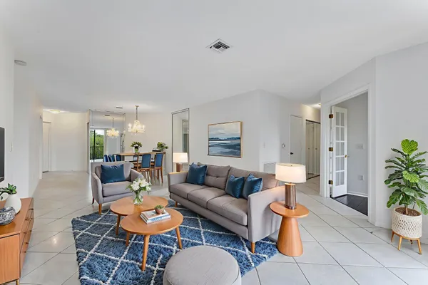 $274,500 | 4400 Northwest 30th Street, Unit 328, Pompano Beach, FL 33066