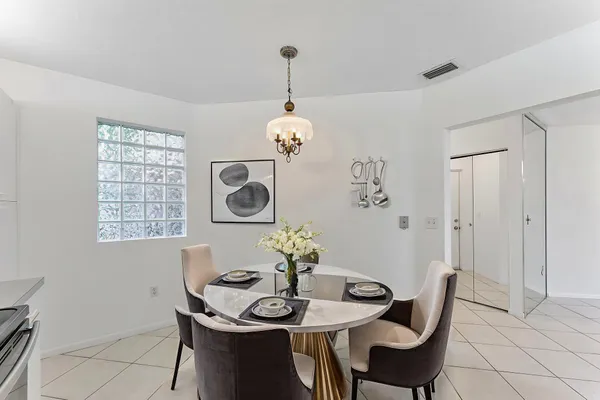 $274,500 | 4400 Northwest 30th Street, Unit 328, Pompano Beach, FL 33066