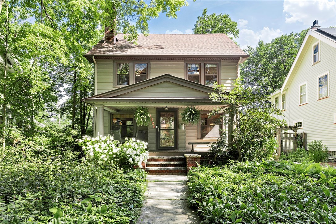 2985 Coleridge Road Cleveland, OH 44118 - Photo 1 of 46