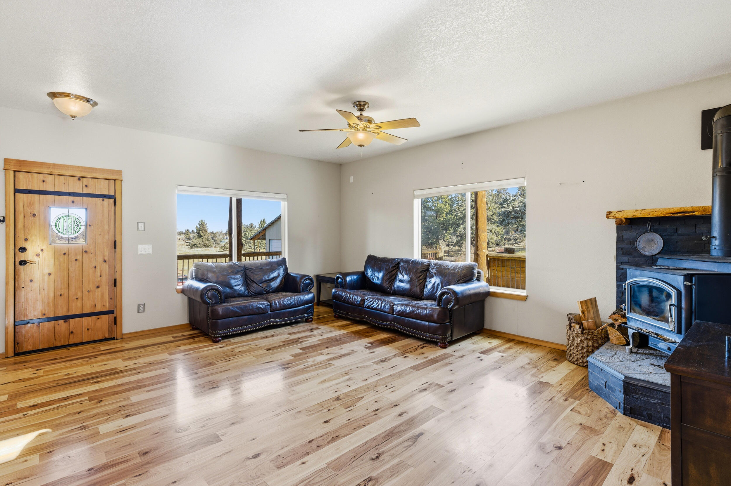 62262 Chickadee Lane Bend, OR 97701 - Photo 14 of 70 13_62262 chickadee ln-9