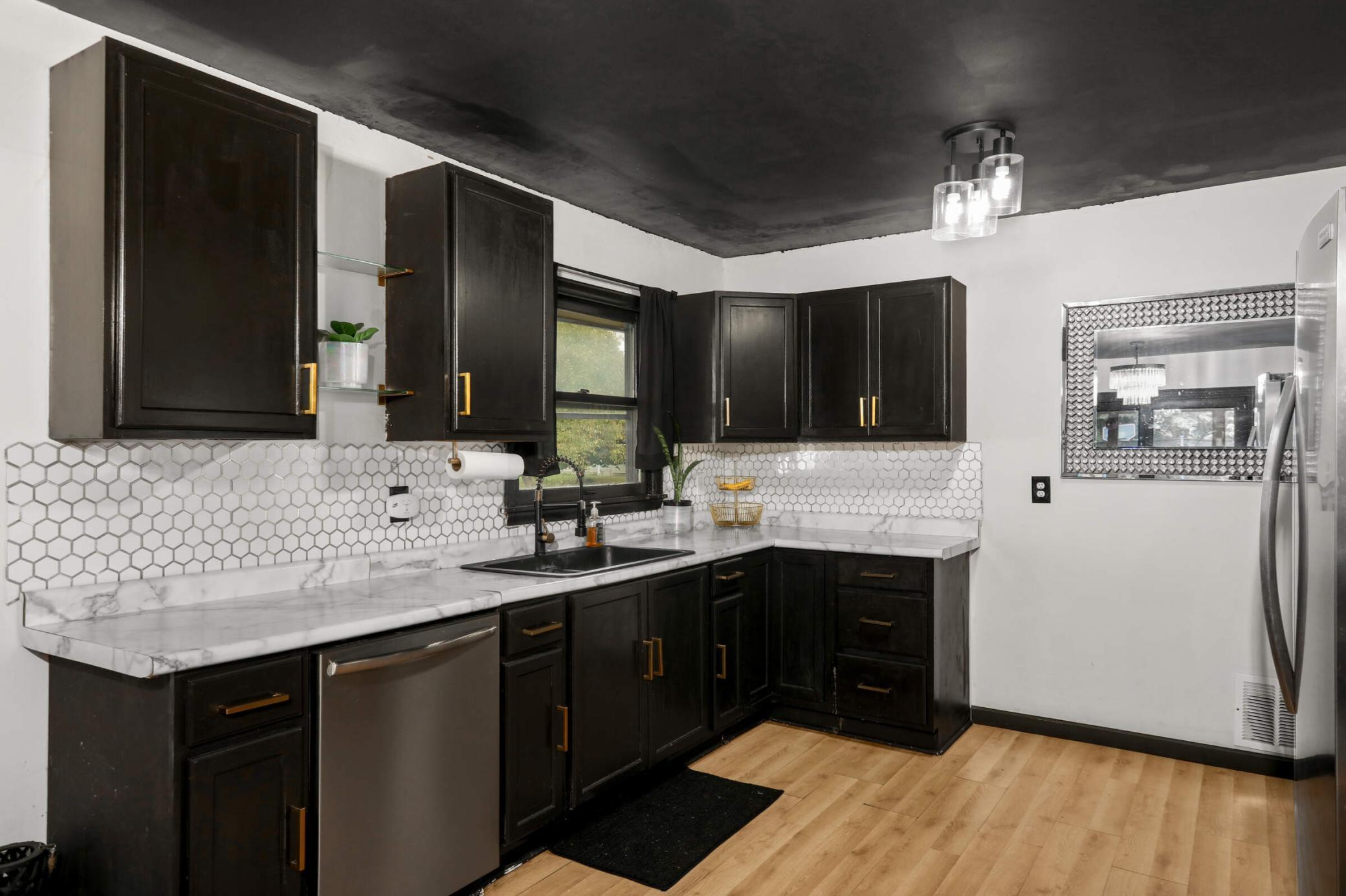 7025 North Fremont Avenue Brooklyn Center, MN 55430 - Photo 13 of 40