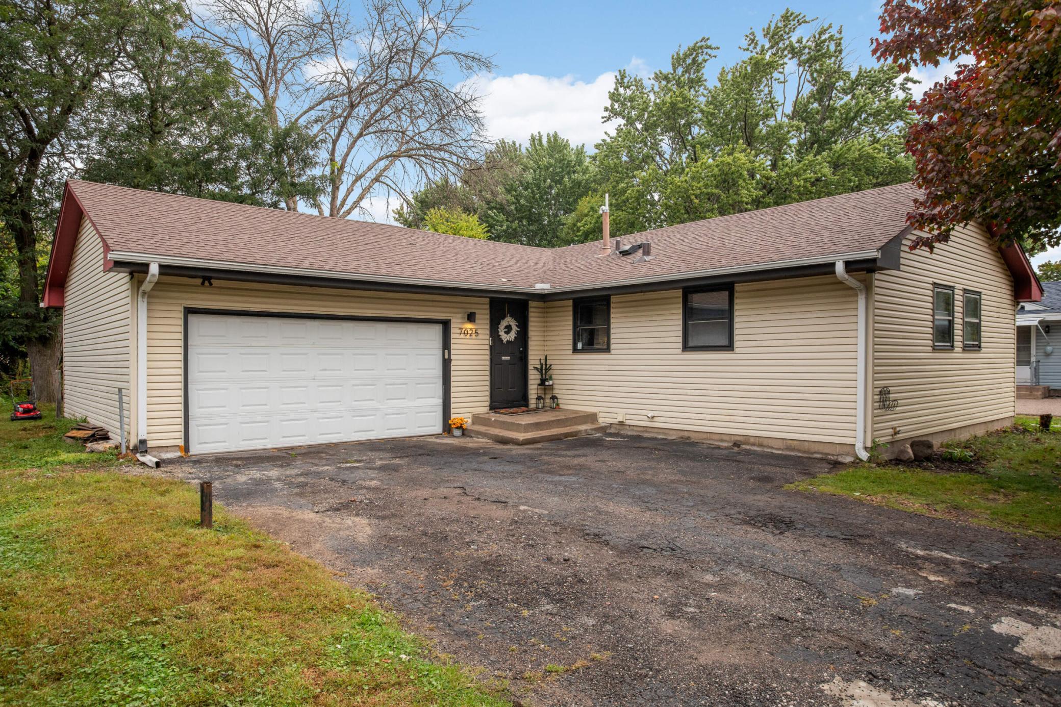 7025 North Fremont Avenue Brooklyn Center, MN 55430 - Photo 2 of 40