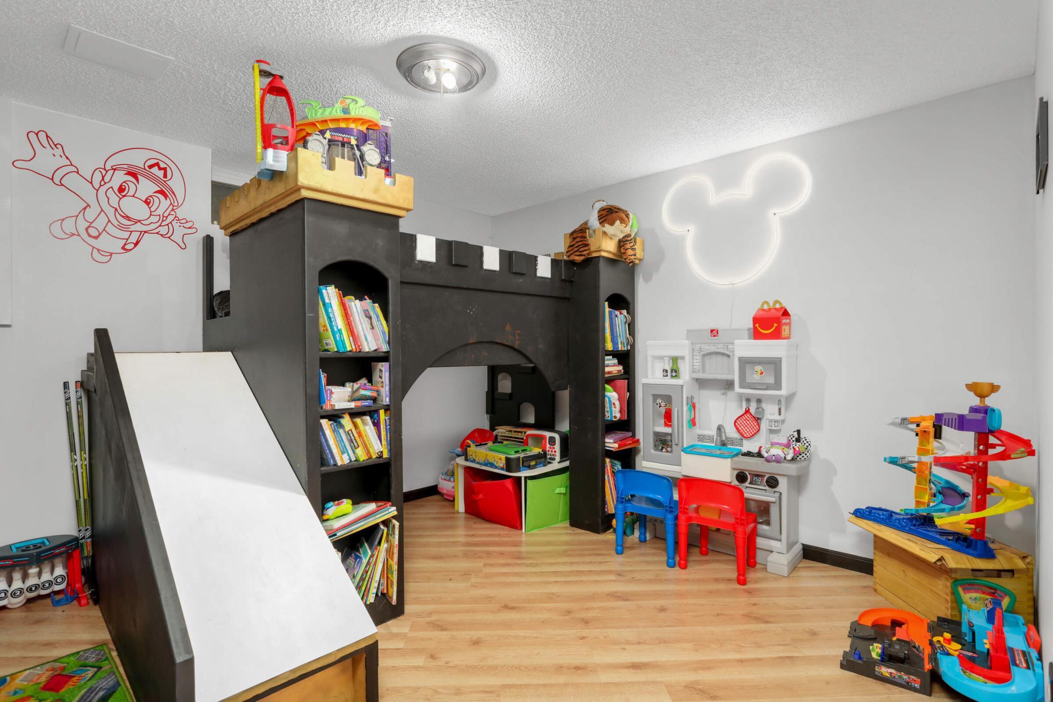 7025 North Fremont Avenue Brooklyn Center, MN 55430 - Photo 29 of 40