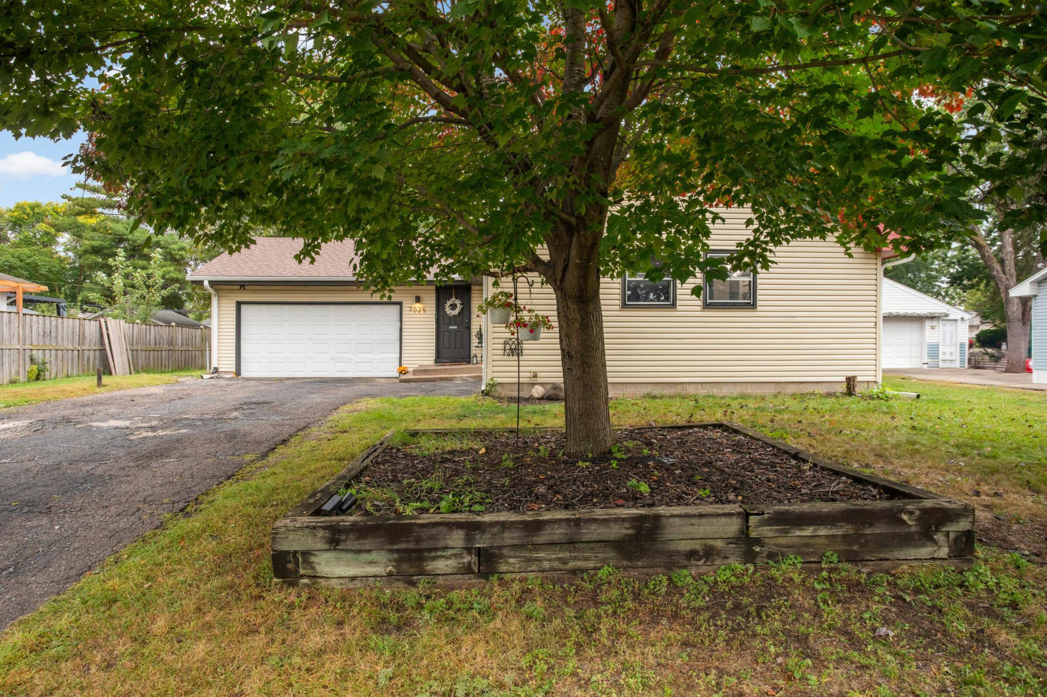 7025 North Fremont Avenue Brooklyn Center, MN 55430 - Photo 3 of 40
