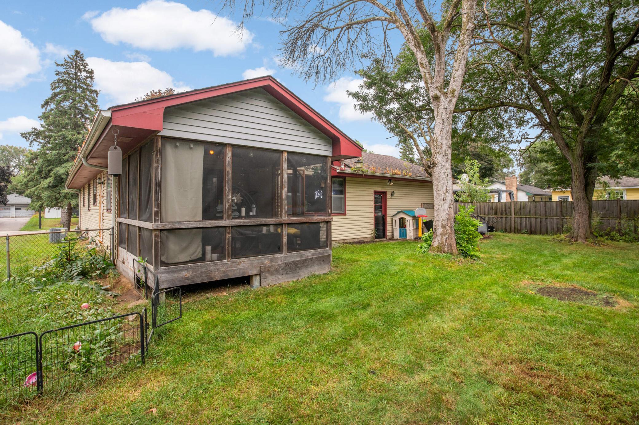 7025 North Fremont Avenue Brooklyn Center, MN 55430 - Photo 33 of 40