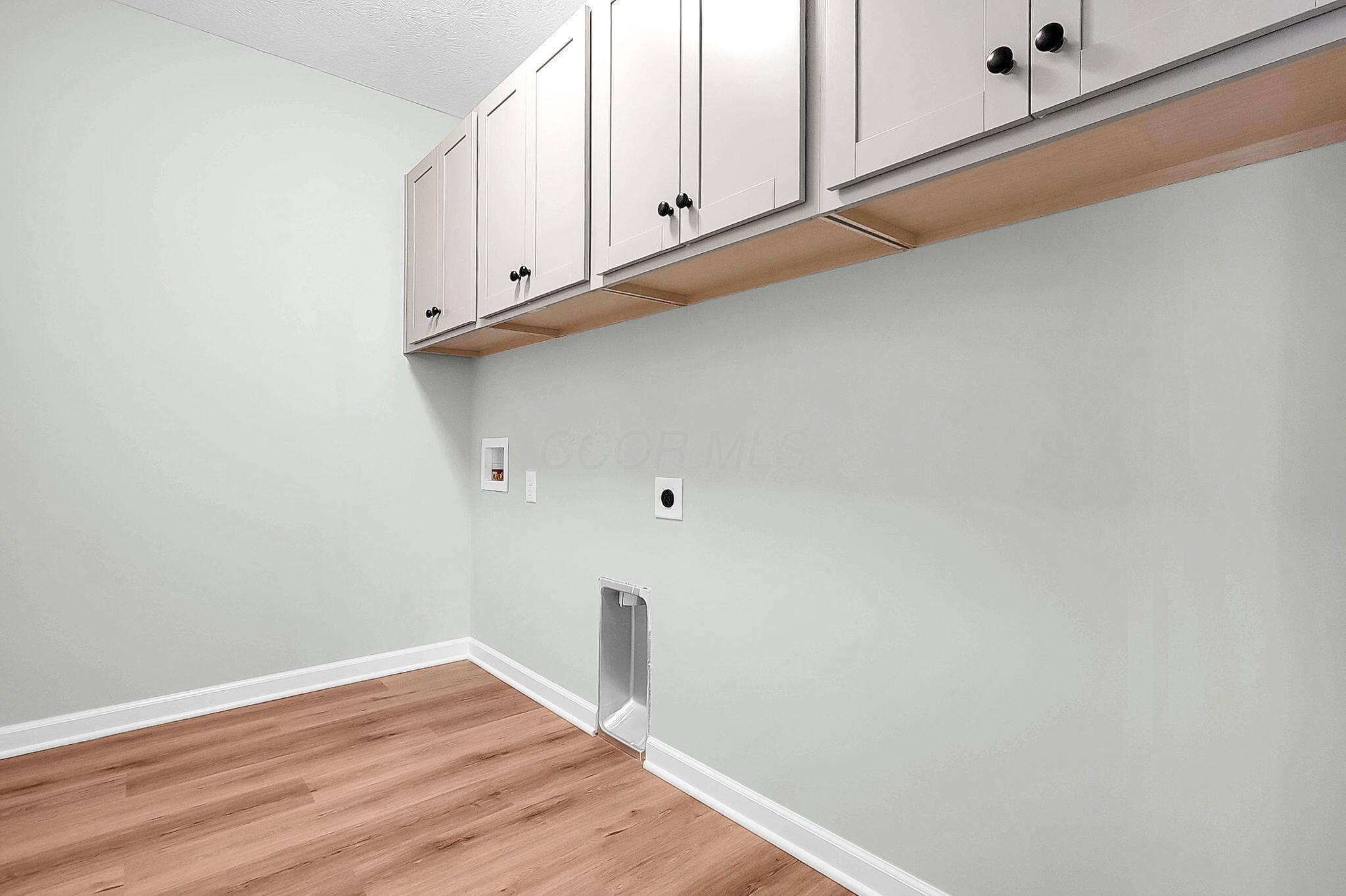 56 Chambers Bay Road Commercial Point, OH 43116 - Photo 27 of 43 2nd floor laundry