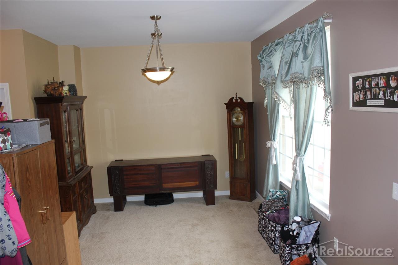 47915 Gloede Road Macomb, MI 48044 - Photo 5 of 29 Formal living rm.