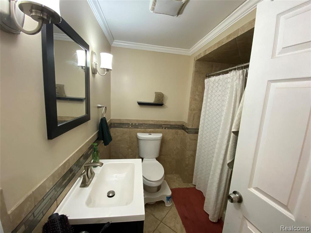5321 Flushing Road Flushing, MI 48433 - Photo 8 of 19