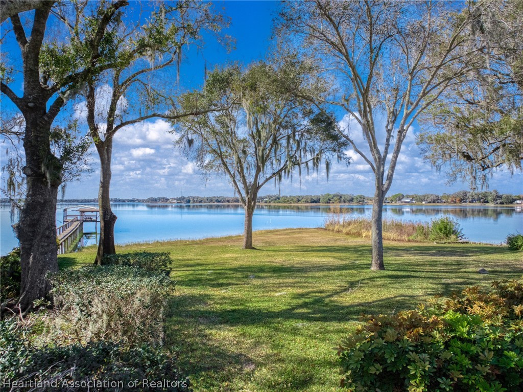 325 Sunset Road Frostproof, FL 33843 - Photo 4 of 48 a view of an ocean